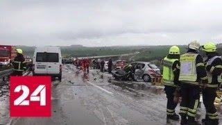 Около 50 машин столкнулись из-за града на автобане в Германии - Россия 24