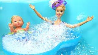 Барби и Штеффи в бассейне. Мультики для девочек. Играем в куклы