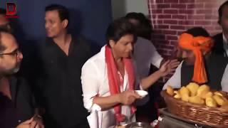 Shahrukh Khan Eat Pani Puri in DWARF Style At Zero Movie Trailer Launch