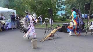 Завораживающие танцы и музыка индейцев из Эквадора на Дне города Колпино.
