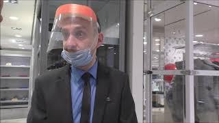ЦУМ. Охранник напал на девушку. На следующий день, он от неё трусливо убегал. Вызвали ментов.