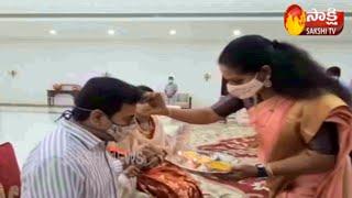 Minister KTR Celebrates Raksha Bandhan With His Sister Kavitha | Sakshi TV