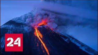 На Бали из-за активности вулкана проводится эвакуация - Россия 24