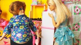 ЭТА КОФТА ВАС ТОЛСТИТ /С ДАШЕЙ/. Мама Барби мультфильм с куклами