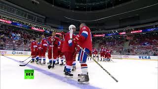 Путин участвует в гала-матче по хоккею в Сочи