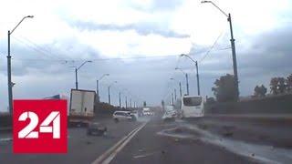 Момент смертельной аварии на Невском путепроводе попал на видео - Россия 24