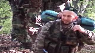 Со своими воинами. Президент ЧРИ А. Масхадов.