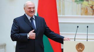 Лукашенко вручил госнаграды заслуженным людям страны
