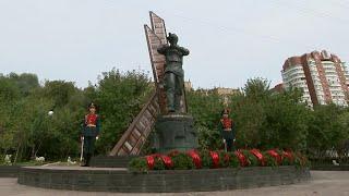 Первый в мире памятник фронтовым кинооператорам появился в подмосковном Красногорске.