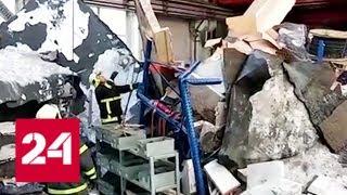 На рухнувшей в Дзержинском крыше завода велись ремонтные работы - Россия 24