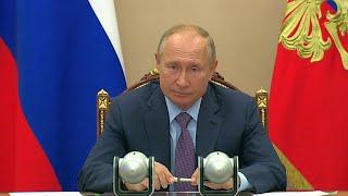 Владимир Путин сообщил о регистрации в России второй отечественной вакцины от коронавируса.