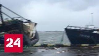 Сильный шторм разрушил часть набережной в Светлогорске - Россия 24