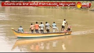 Godavari: Rescue Operation Royal Vasistha || Kachuluru Boat Extraction -Sakshi TV