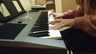 Талантливая девочка красиво играет на синтезаторе! Музыка для поднятия настроения!