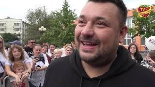 Сергей Жуков жарит свою шаурму на углях в Совхозе имени Ленина