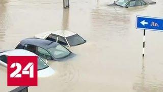 Свыше 14-ти тысяч человек пришлось эвакуировать в Малайзии из-за мощных наводнений - Россия 24