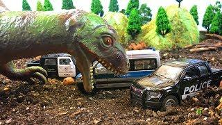 Мультики про машинки | Полиция спасает машинки от динозавра