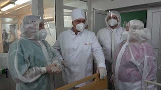 "Будем надеяться, что вышли на плато" - Лукашенко посетил районную больницу в Столбцах